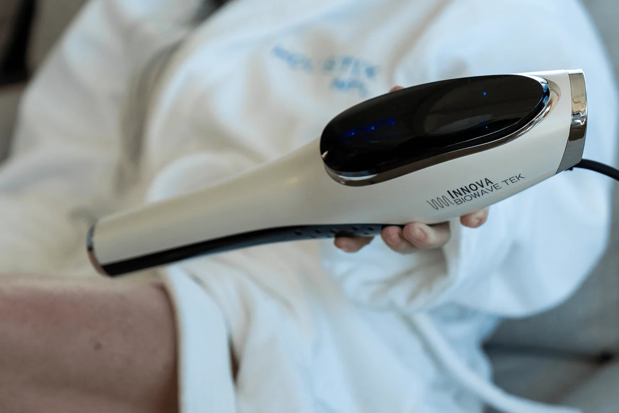 Holistix Innova handheld device closeup